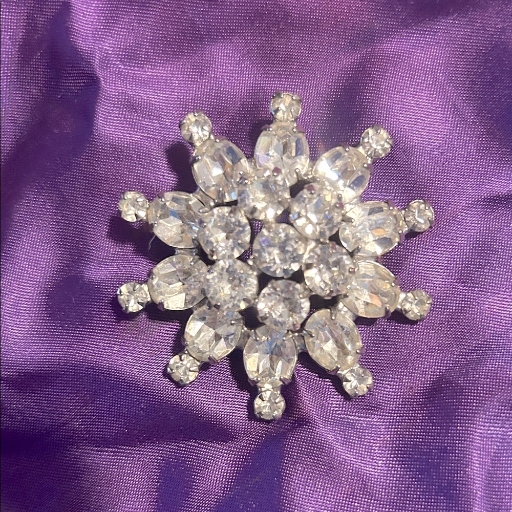Vintage WEISS Silver Crystal Brooch